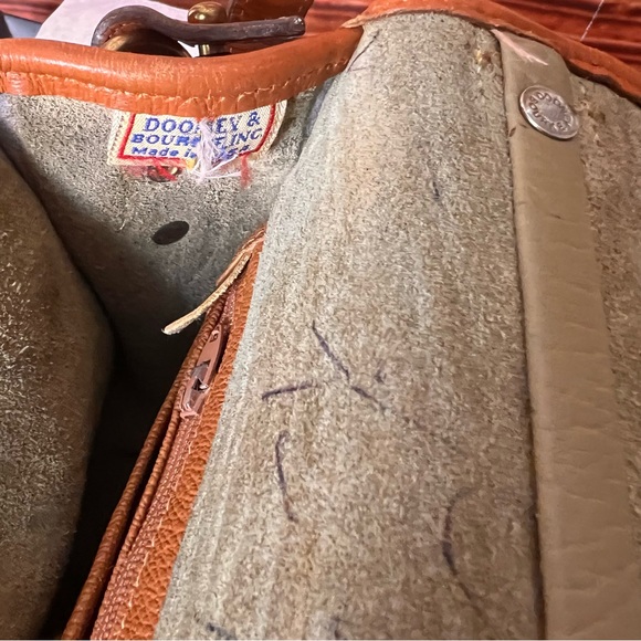 Y2K Dooney & Bourke Tan and Orange Saddle Crossbody Bag, buckle close, charm - Picture 17 of 17